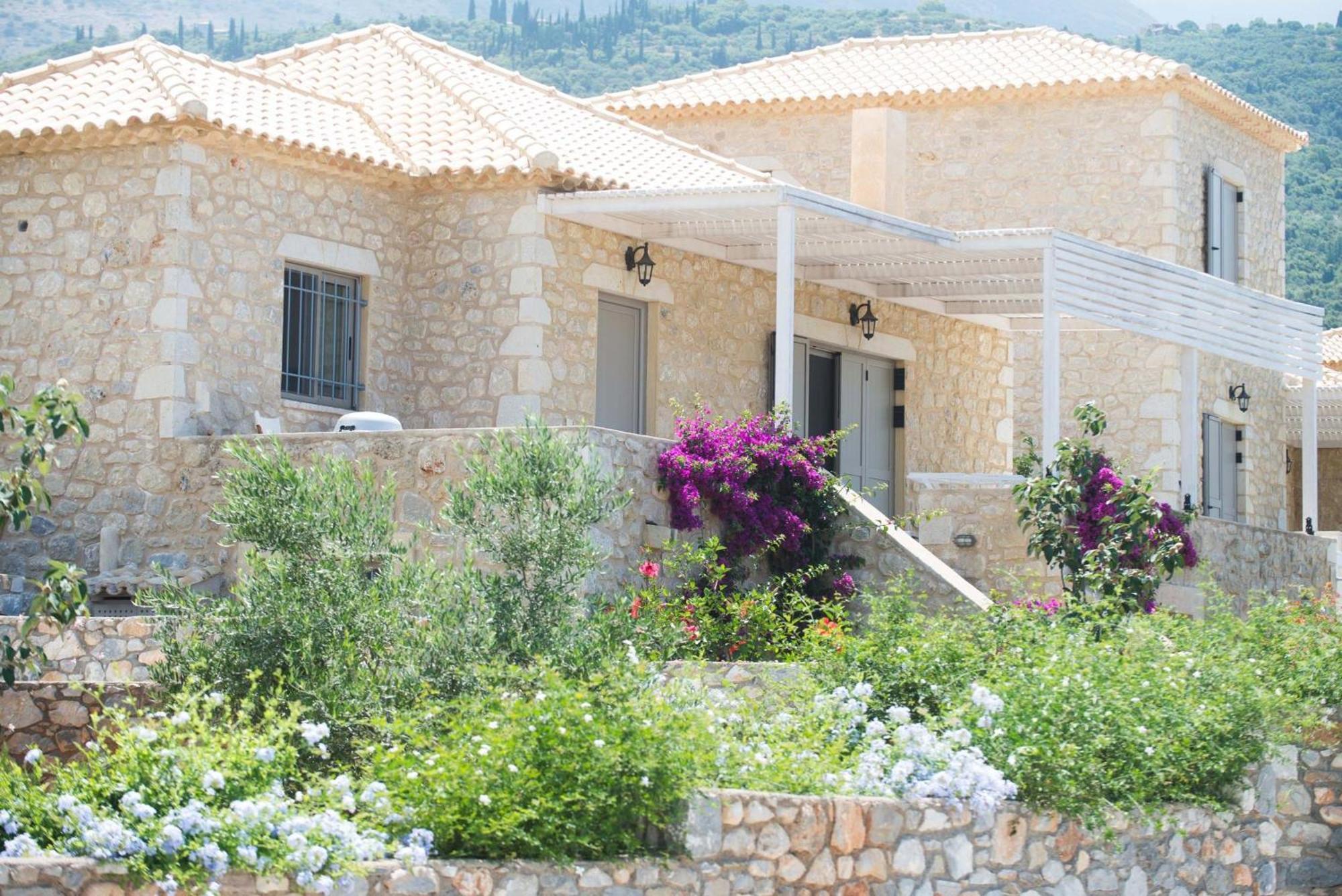 Poliana Estate Villas Riglia Екстериор снимка