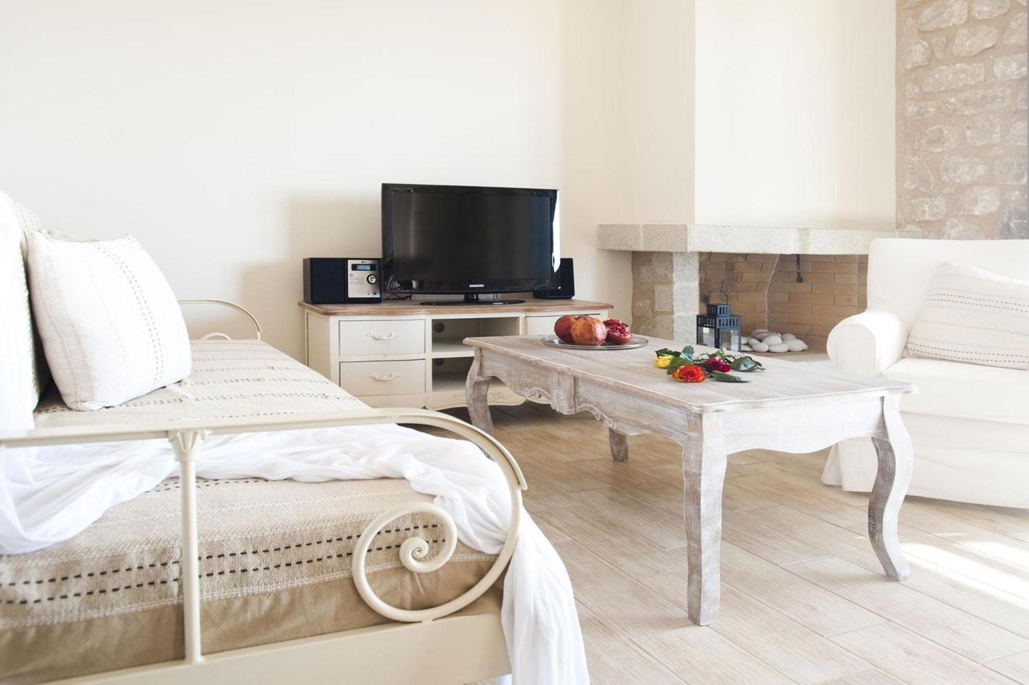 Poliana Estate Villas Riglia Екстериор снимка