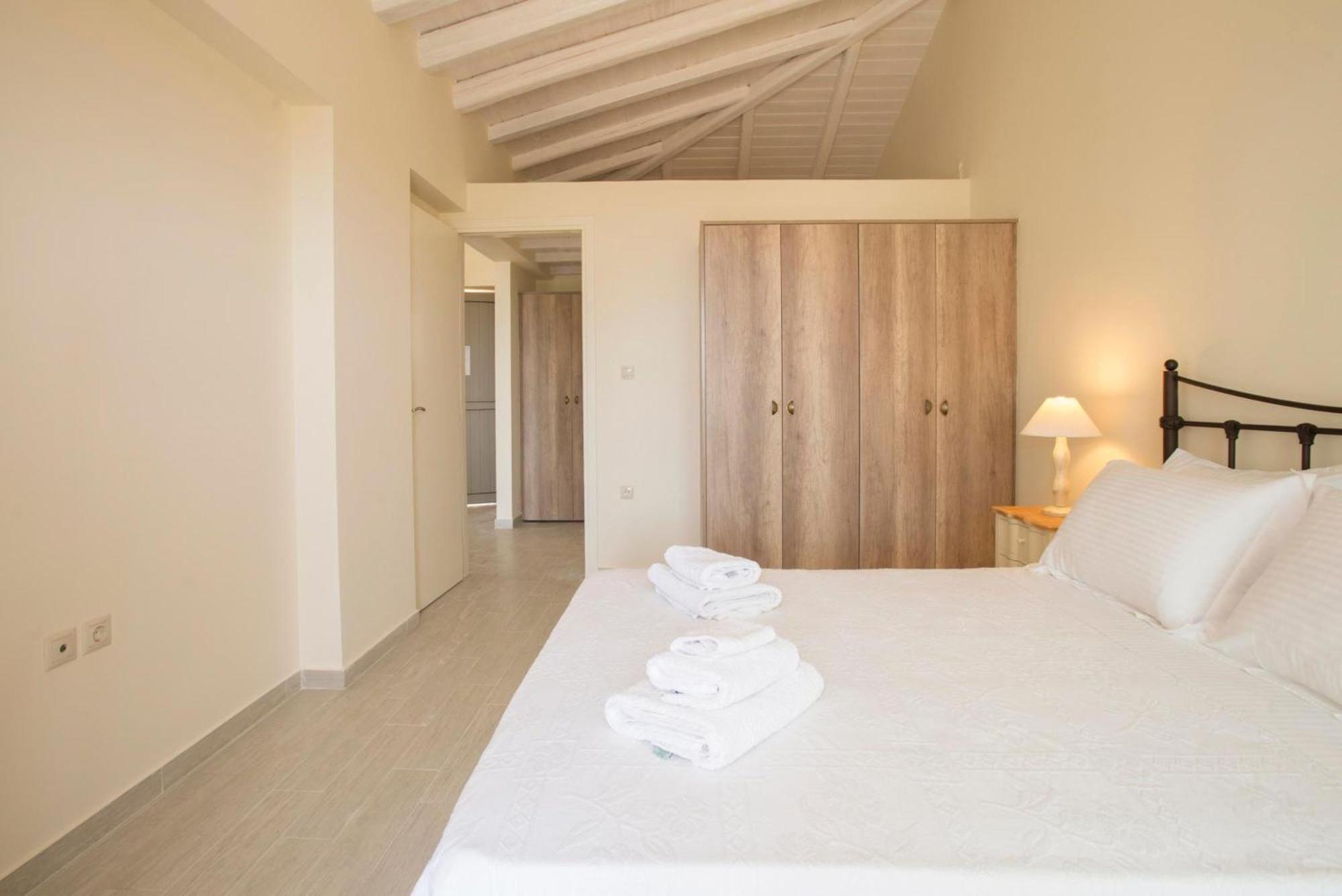 Poliana Estate Villas Riglia Екстериор снимка